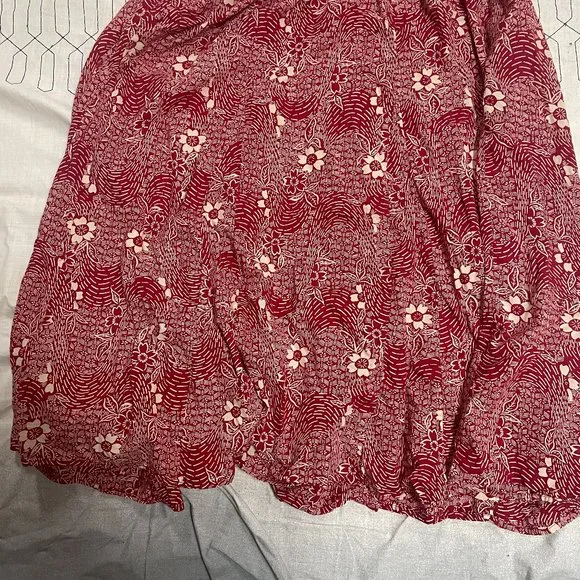 Hawaiian Print Red Skirt - Picture 1 of 3